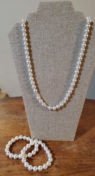 Jewelry - Vintage Faux Pearl Necklace & Bracelets